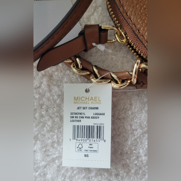 Michael Kors Crossbody - Picture 9 of 11